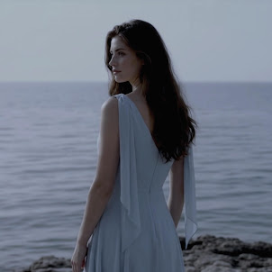 Elysia Vale — You Can Trust Me