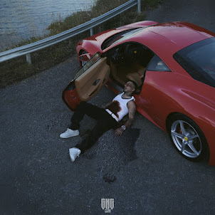 Uzi — Kırmızı Steam